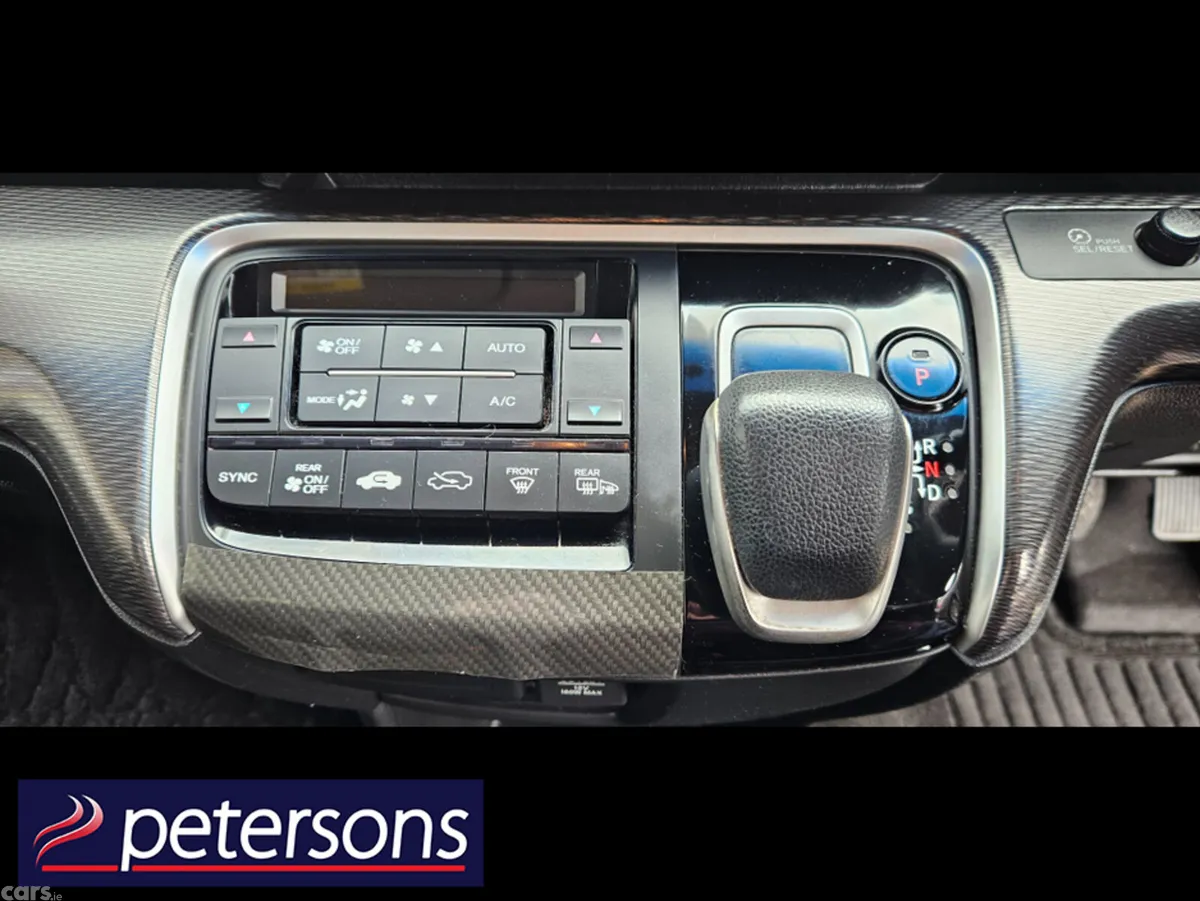 Honda Stepwagon MPV, Petrol Hybrid, 2017, Grey