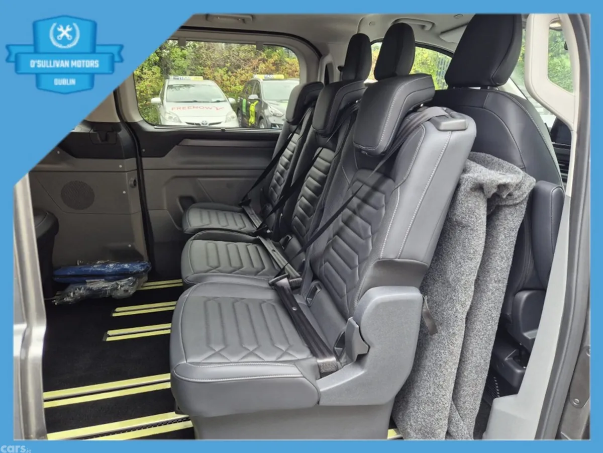 Ford Tourneo Custom MPV, Petrol Plug-in Hybrid, 2026, Grey