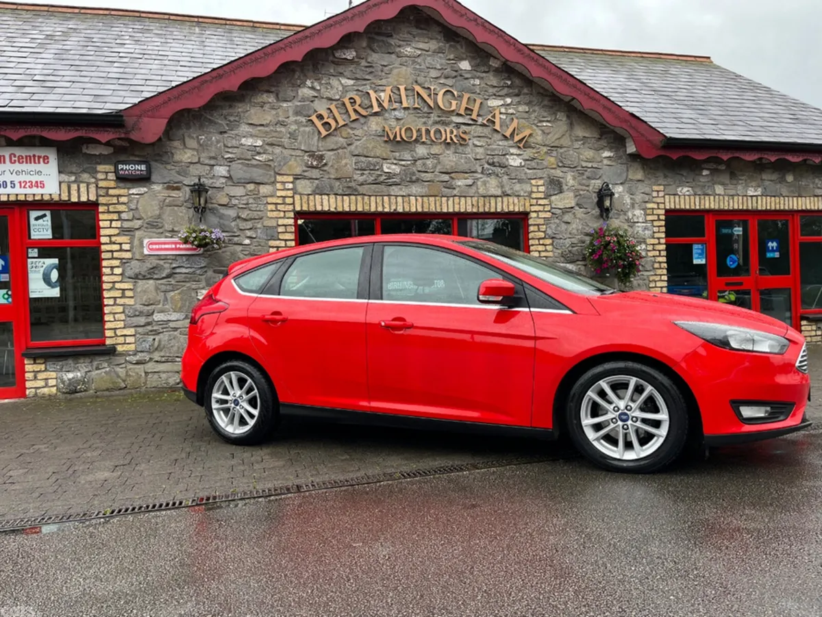 Ford Focus Hatchback, Diesel, 2017, Red