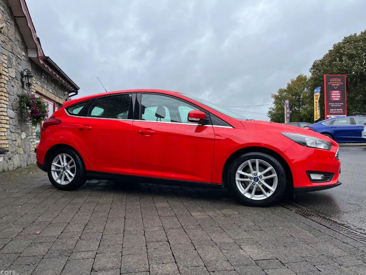 Ford Focus Hatchback, Diesel, 2017, Red