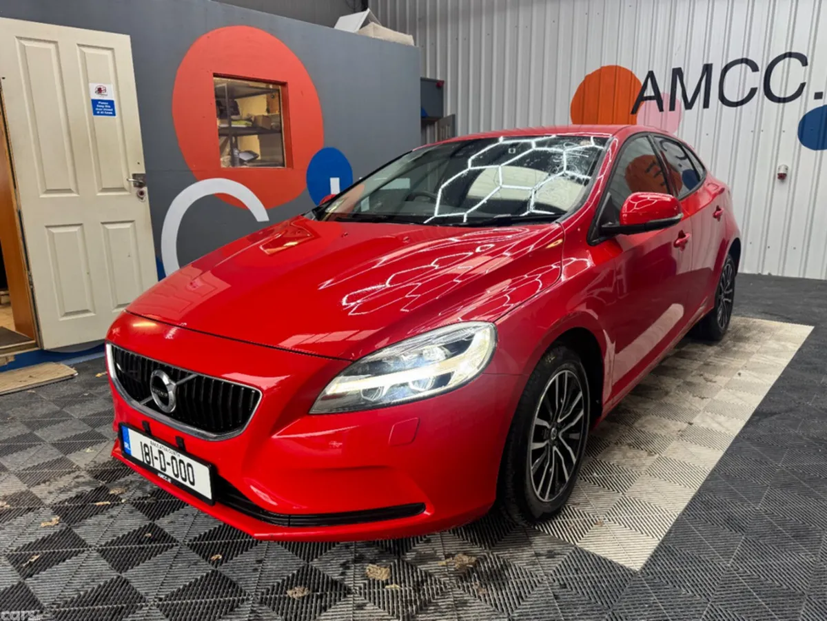Volvo V40 Estate, Diesel, 2018, Red
