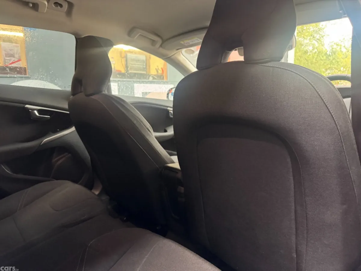 Volvo V40 Estate, Diesel, 2018, Red