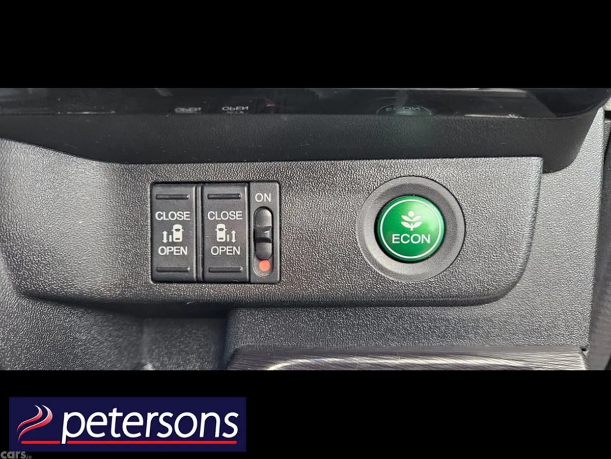 Honda Stepwagon MPV, Petrol Hybrid, 2017, Grey