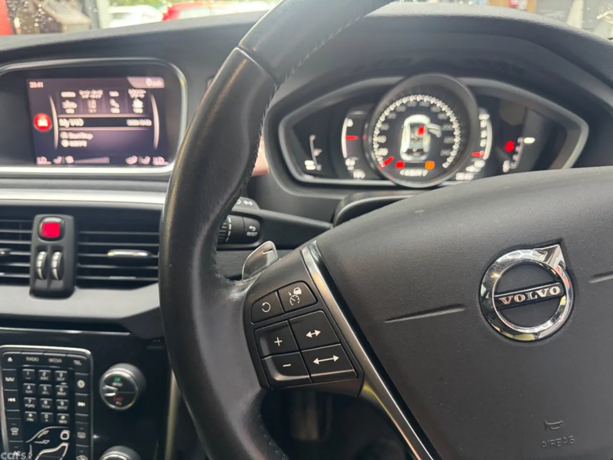Volvo V40 Estate, Diesel, 2018, Grey