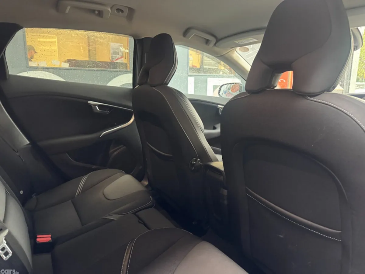 Volvo V40 Estate, Diesel, 2018, Grey