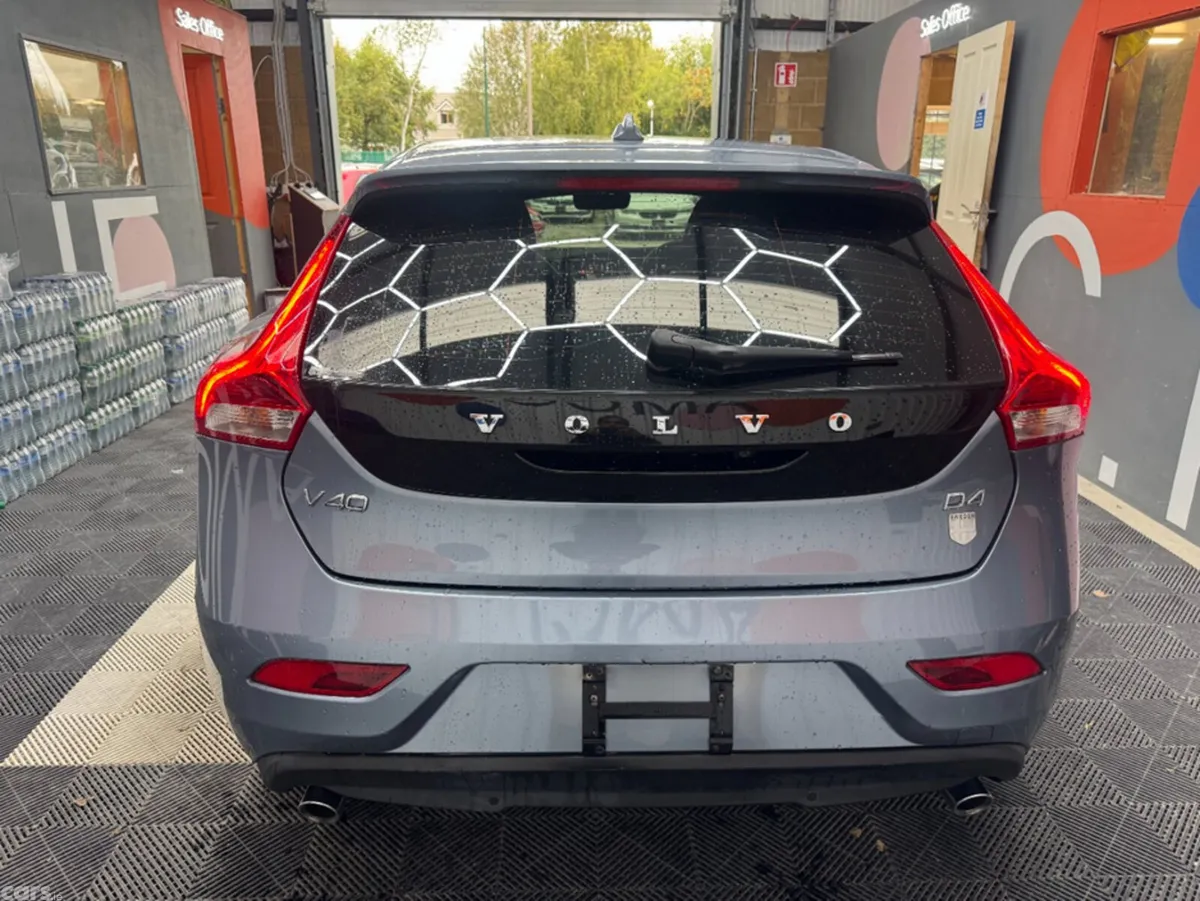 Volvo V40 Estate, Diesel, 2018, Grey