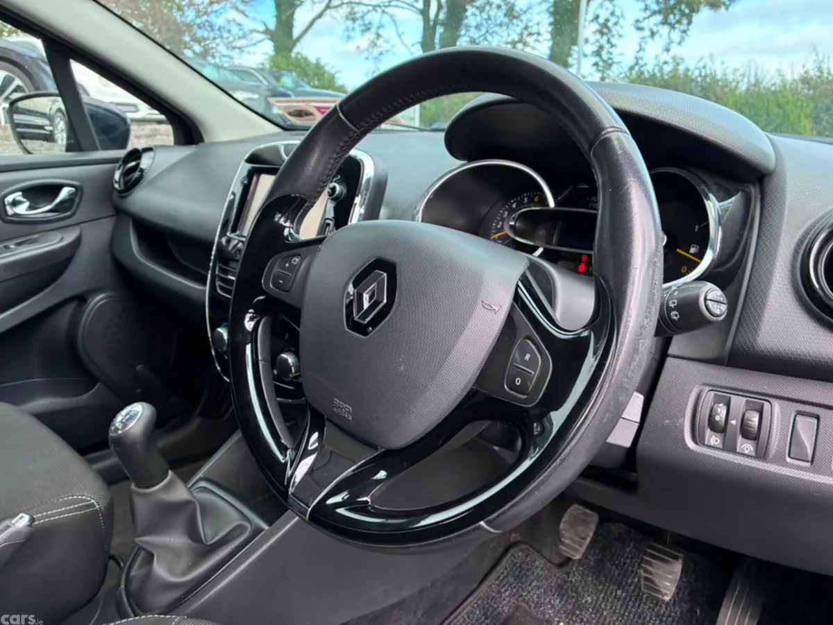 Renault Clio Hatchback, Petrol, 2015, Black