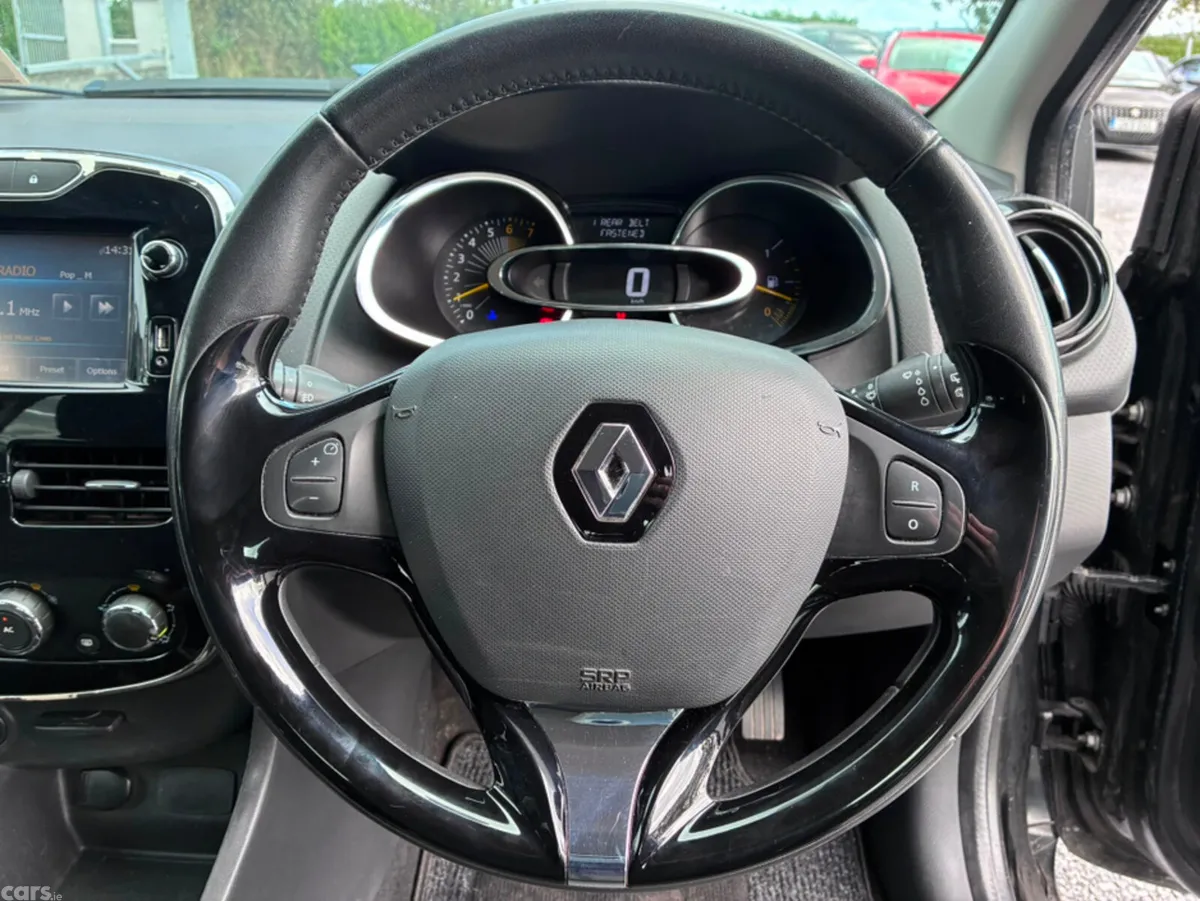 Renault Clio Hatchback, Petrol, 2015, Black