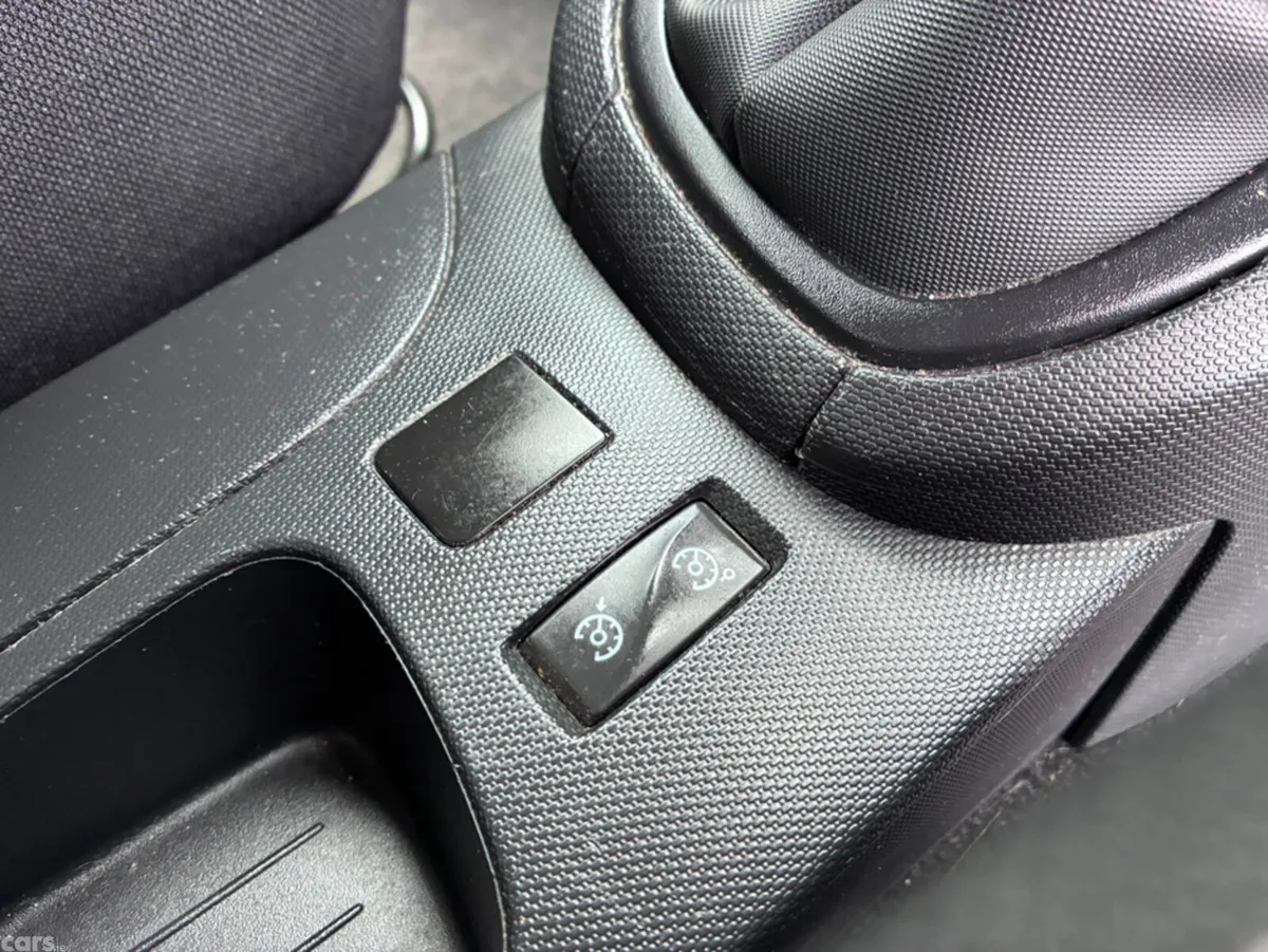 Renault Clio Hatchback, Petrol, 2015, Black