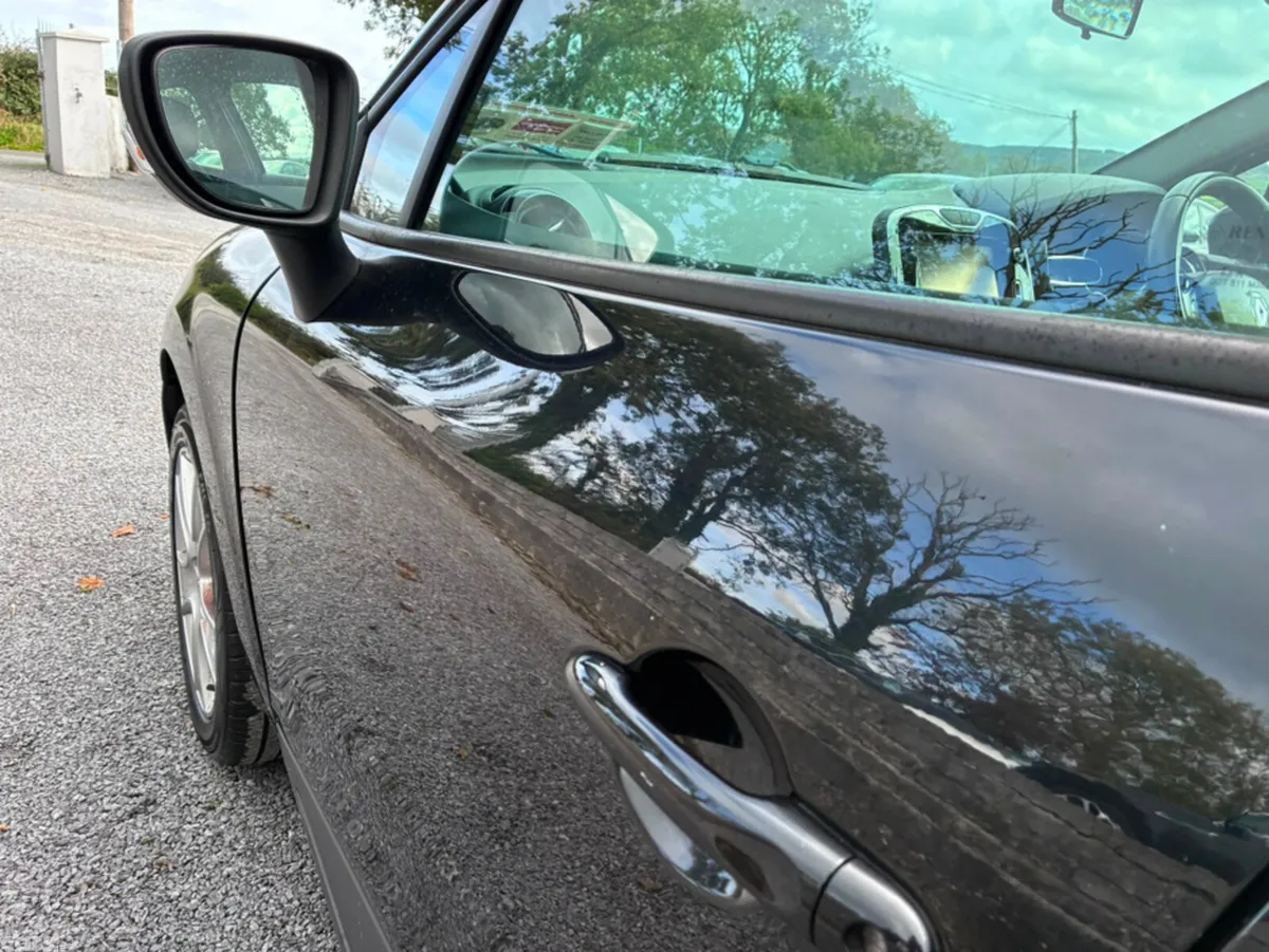 Renault Clio Hatchback, Petrol, 2015, Black