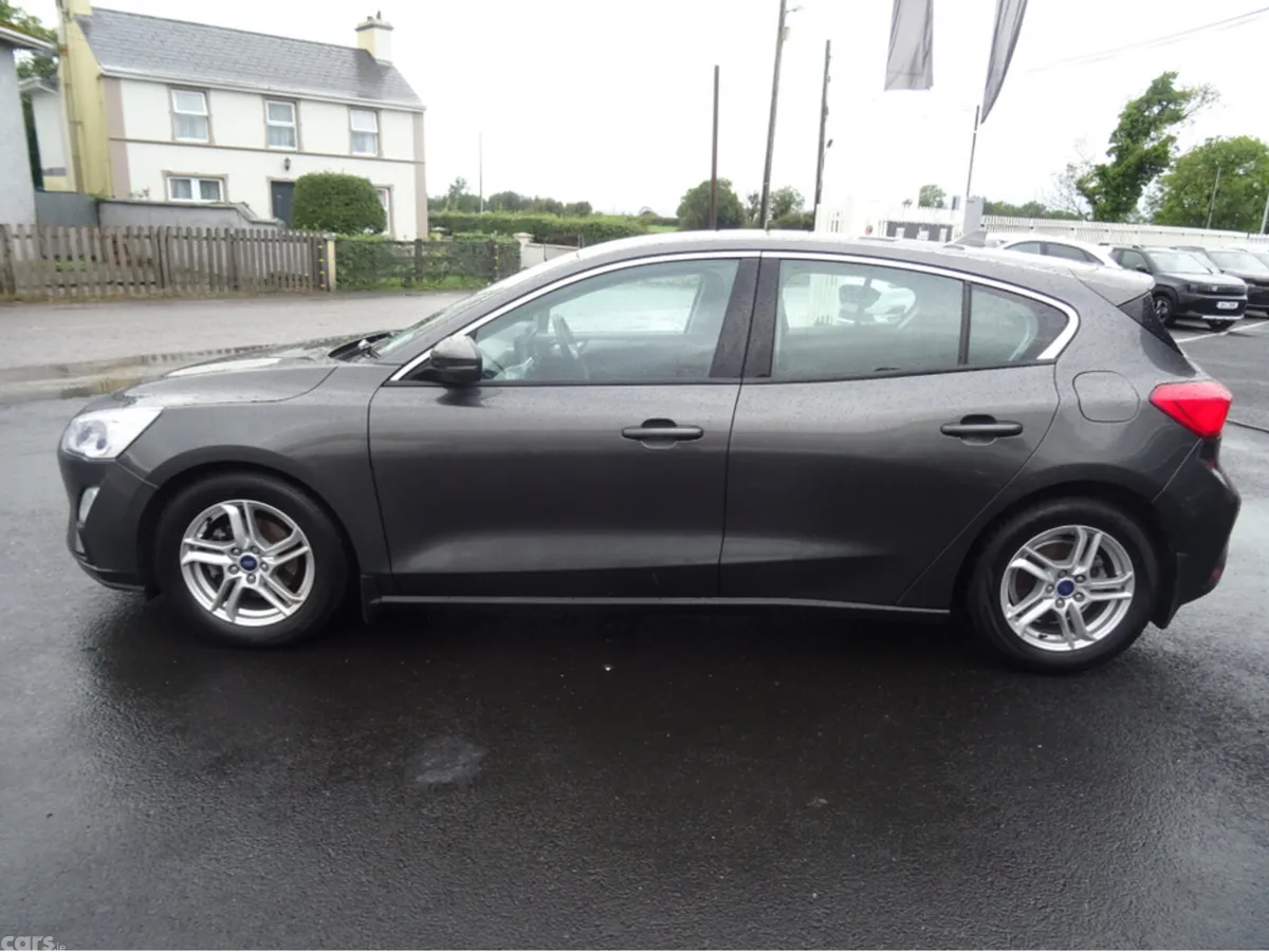 Ford Focus Hatchback, Petrol, 2019, Grey