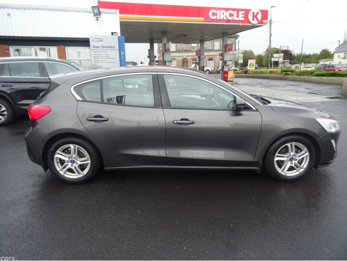 Ford Focus Hatchback, Petrol, 2019, Grey