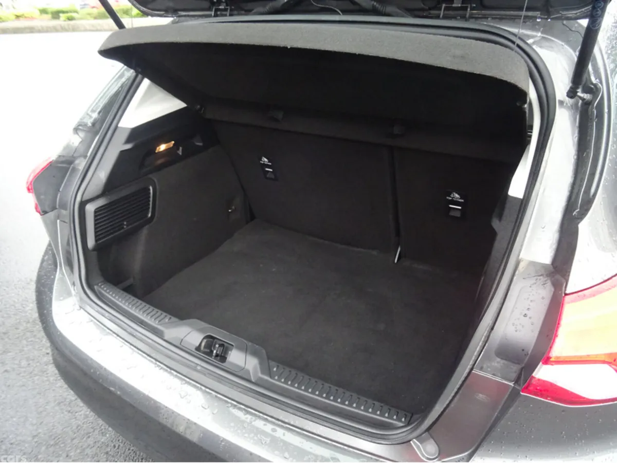 Ford Focus Hatchback, Petrol, 2019, Grey