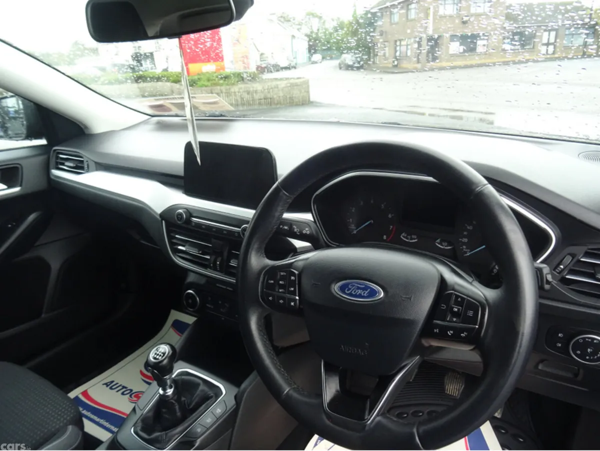 Ford Focus Hatchback, Petrol, 2019, Grey
