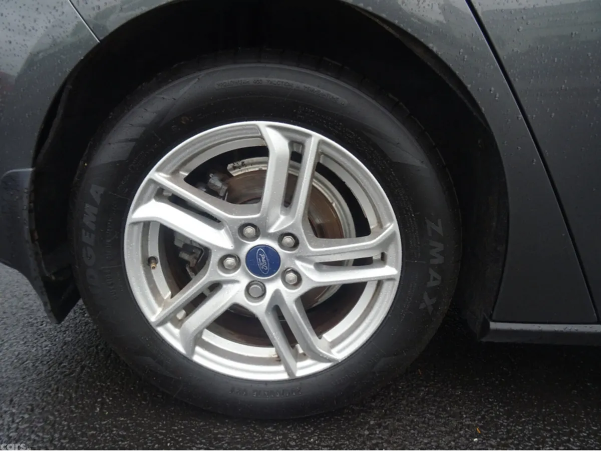 Ford Focus Hatchback, Petrol, 2019, Grey