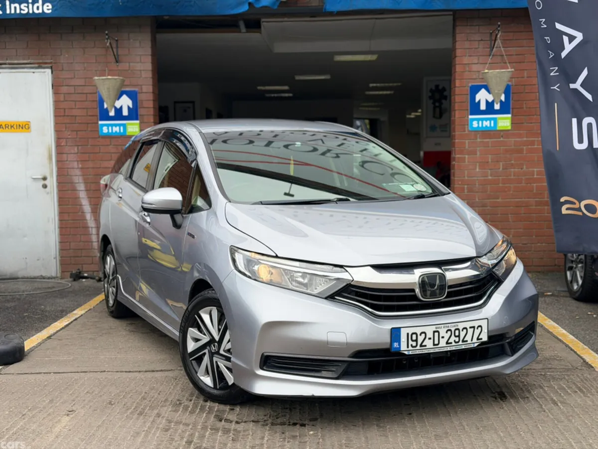 Honda Shuttle MPV, Petrol Hybrid, 2019, Silver
