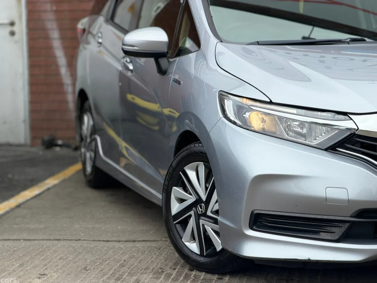 Honda Shuttle MPV, Petrol Hybrid, 2019, Silver