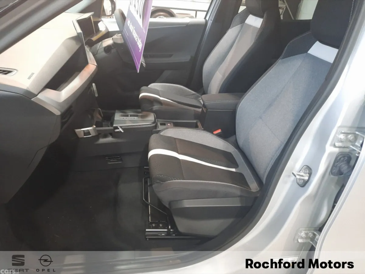 Opel Frontera MPV, Petrol Hybrid, 2026, Silver