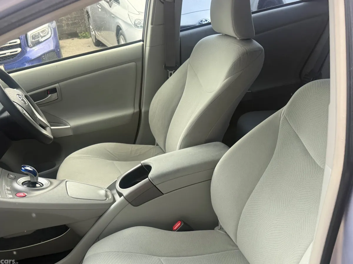 Toyota Prius Hatchback, Petrol Hybrid, 2015, Silver