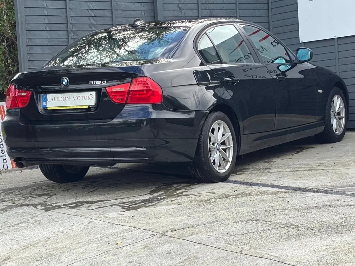BMW 3-Series Saloon, Diesel, 2011, Black
