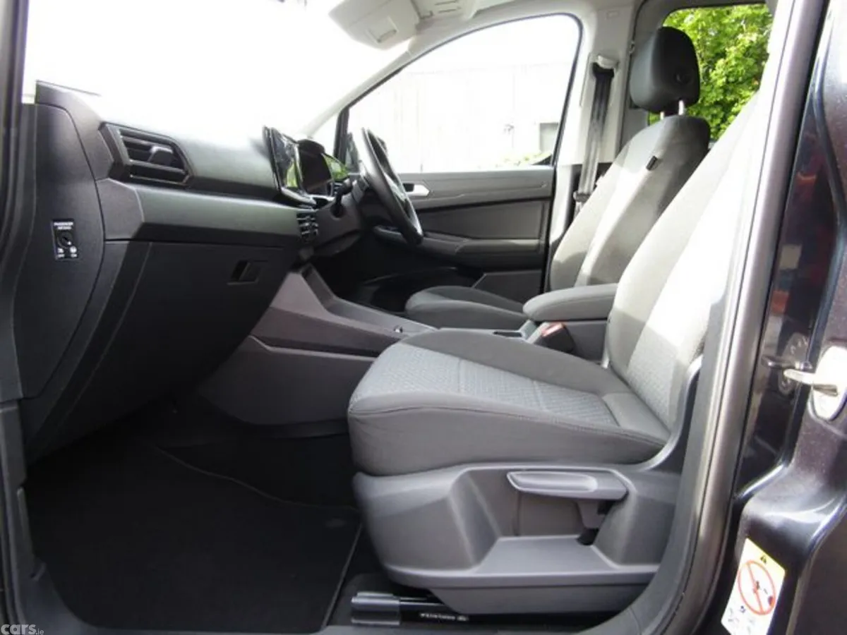 Ford Tourneo Connect MPV, Petrol, 2025, Blue