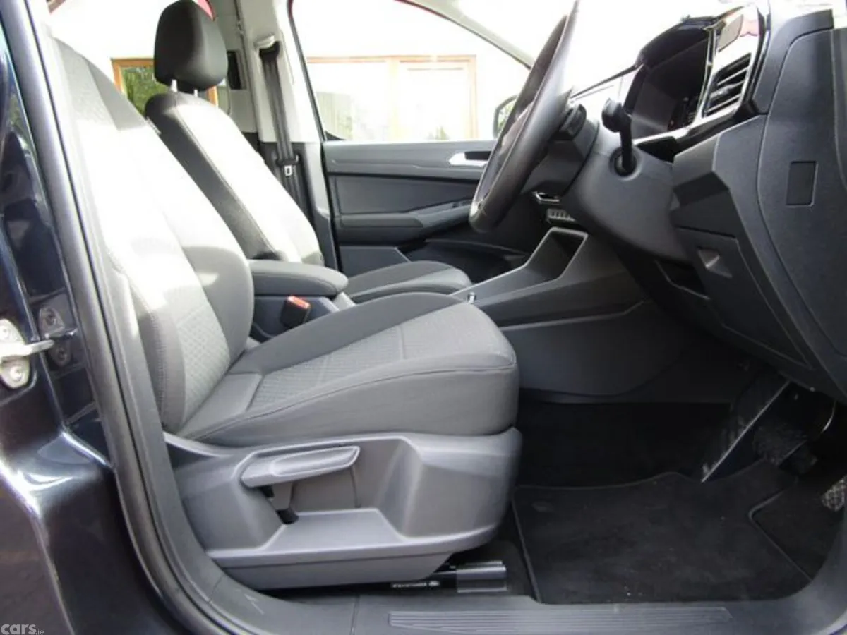 Ford Tourneo Connect MPV, Petrol, 2025, Blue