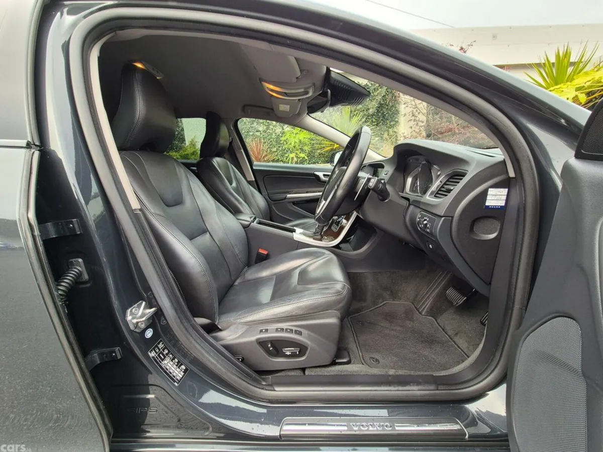 Volvo V60 Estate, Diesel, 2017, Grey