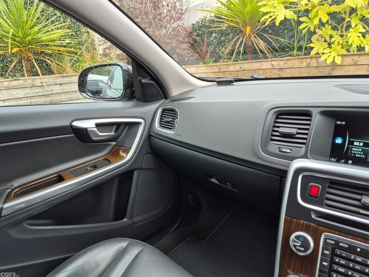 Volvo V60 Estate, Diesel, 2017, Grey