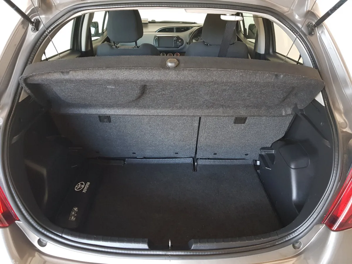 Toyota Yaris MPV, Petrol, 2017, Grey