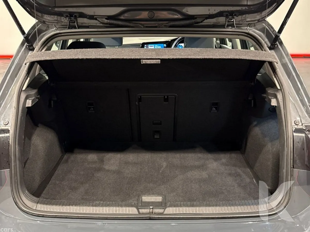 Volkswagen Golf Hatchback, Diesel, 2023, Grey