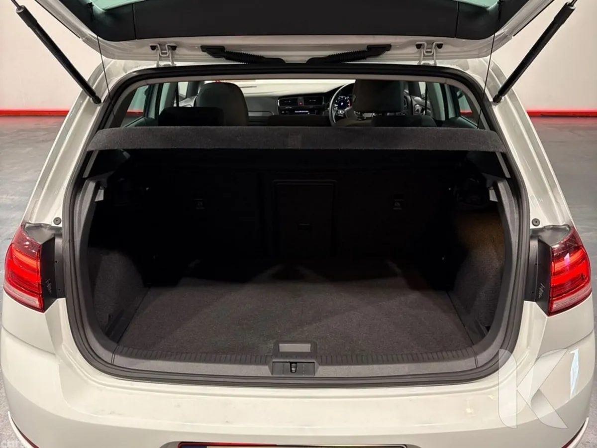 Volkswagen Golf Hatchback, Petrol, 2019, White