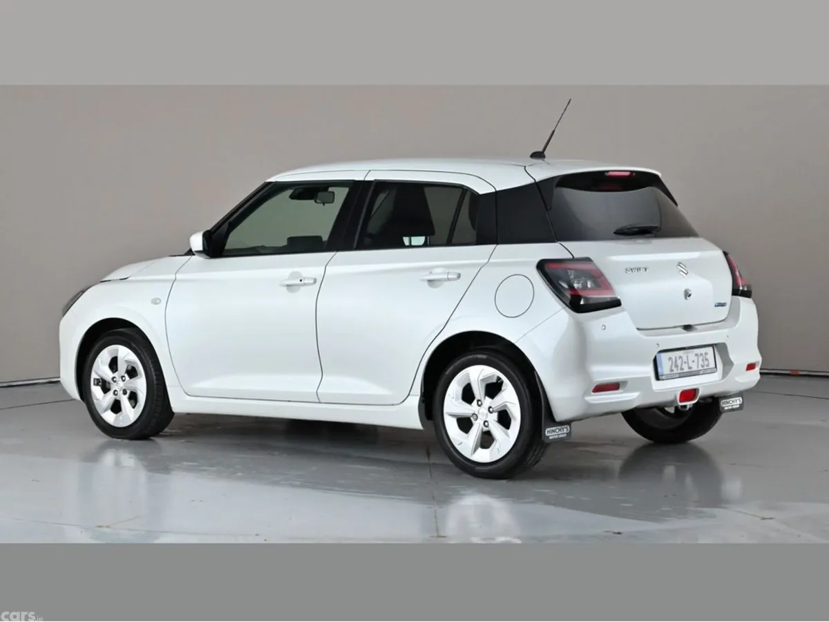 Suzuki Swift Hatchback, Petrol Hybrid, 2024, White