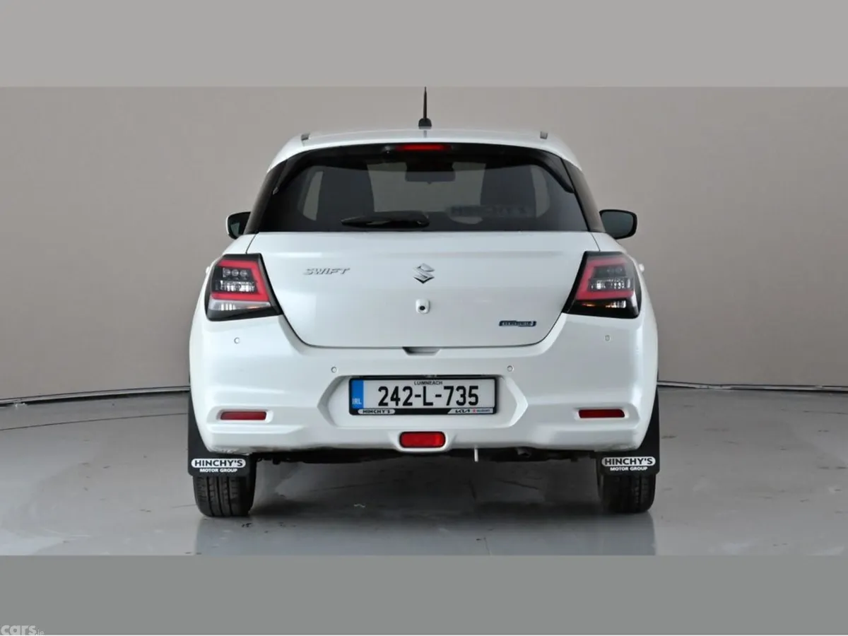 Suzuki Swift Hatchback, Petrol Hybrid, 2024, White