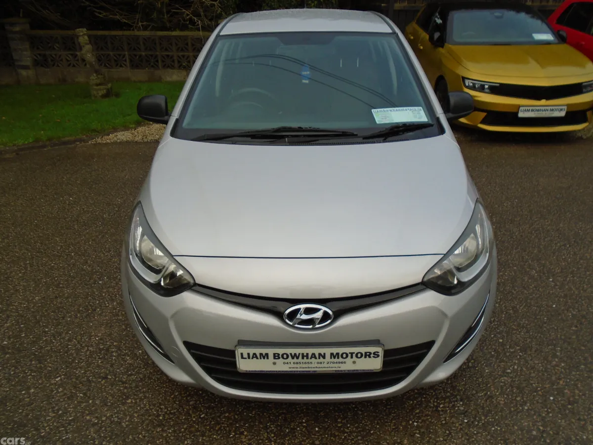 Hyundai i20 Hatchback, Petrol, 2013, Silver