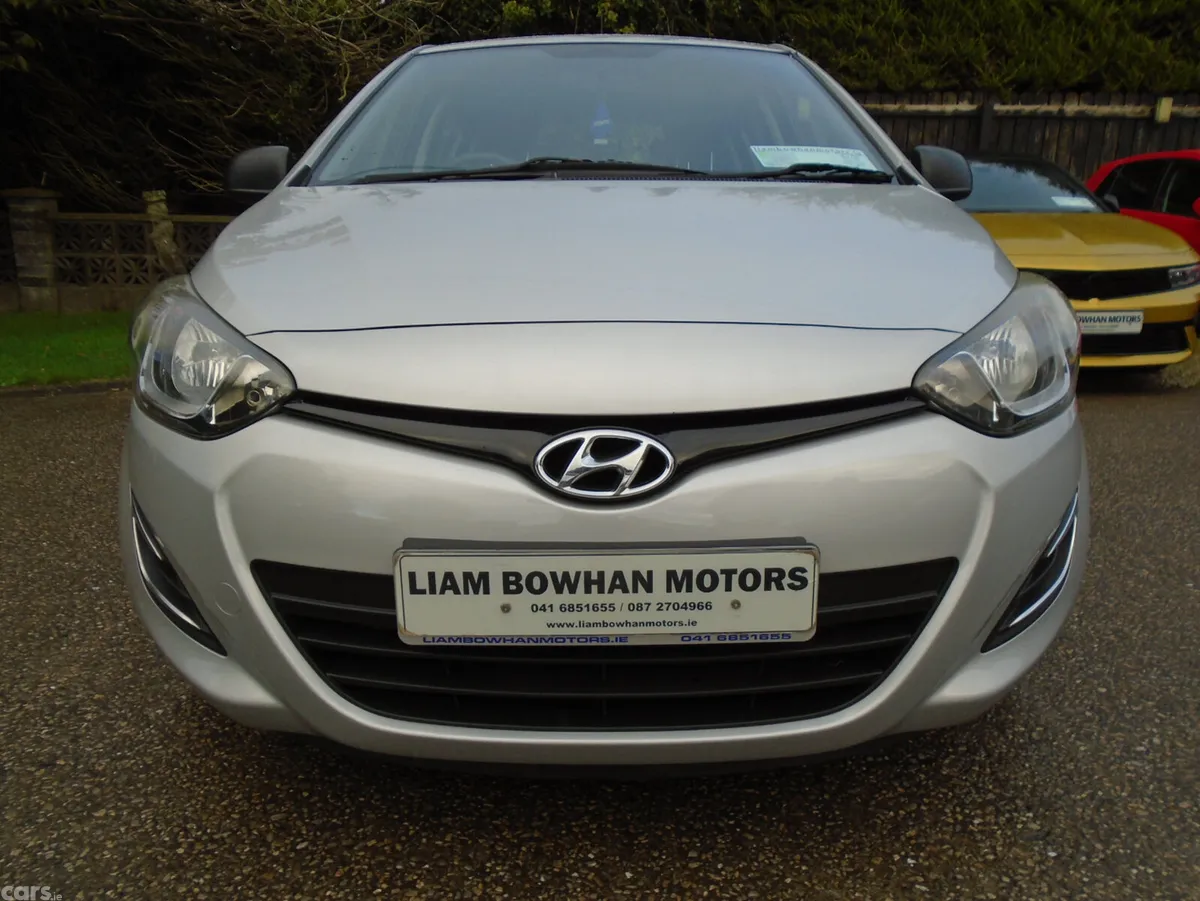 Hyundai i20 Hatchback, Petrol, 2013, Silver