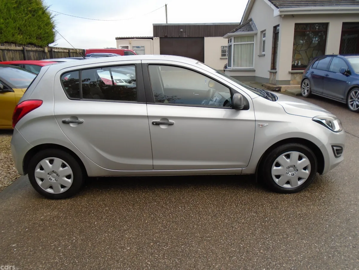 Hyundai i20 Hatchback, Petrol, 2013, Silver
