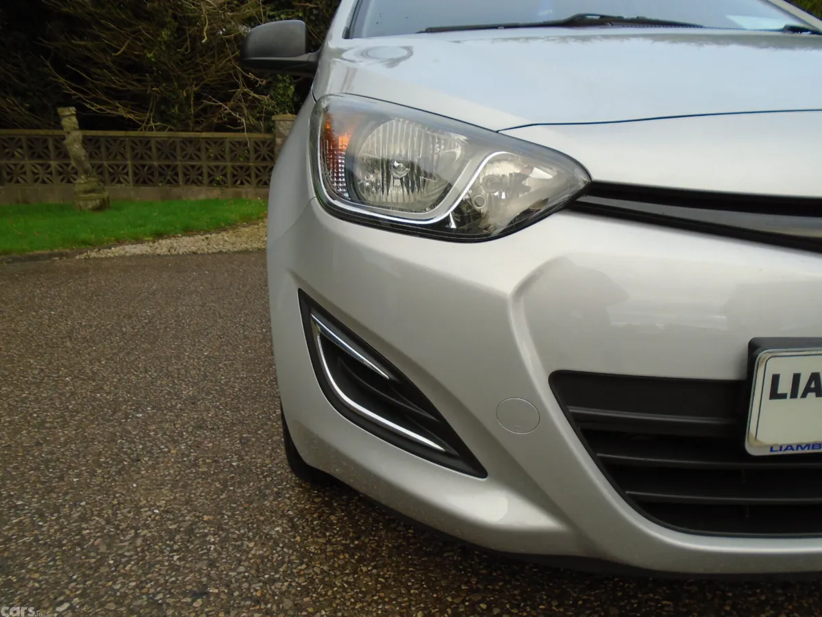 Hyundai i20 Hatchback, Petrol, 2013, Silver
