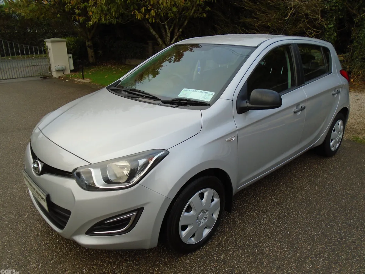 Hyundai i20 Hatchback, Petrol, 2013, Silver