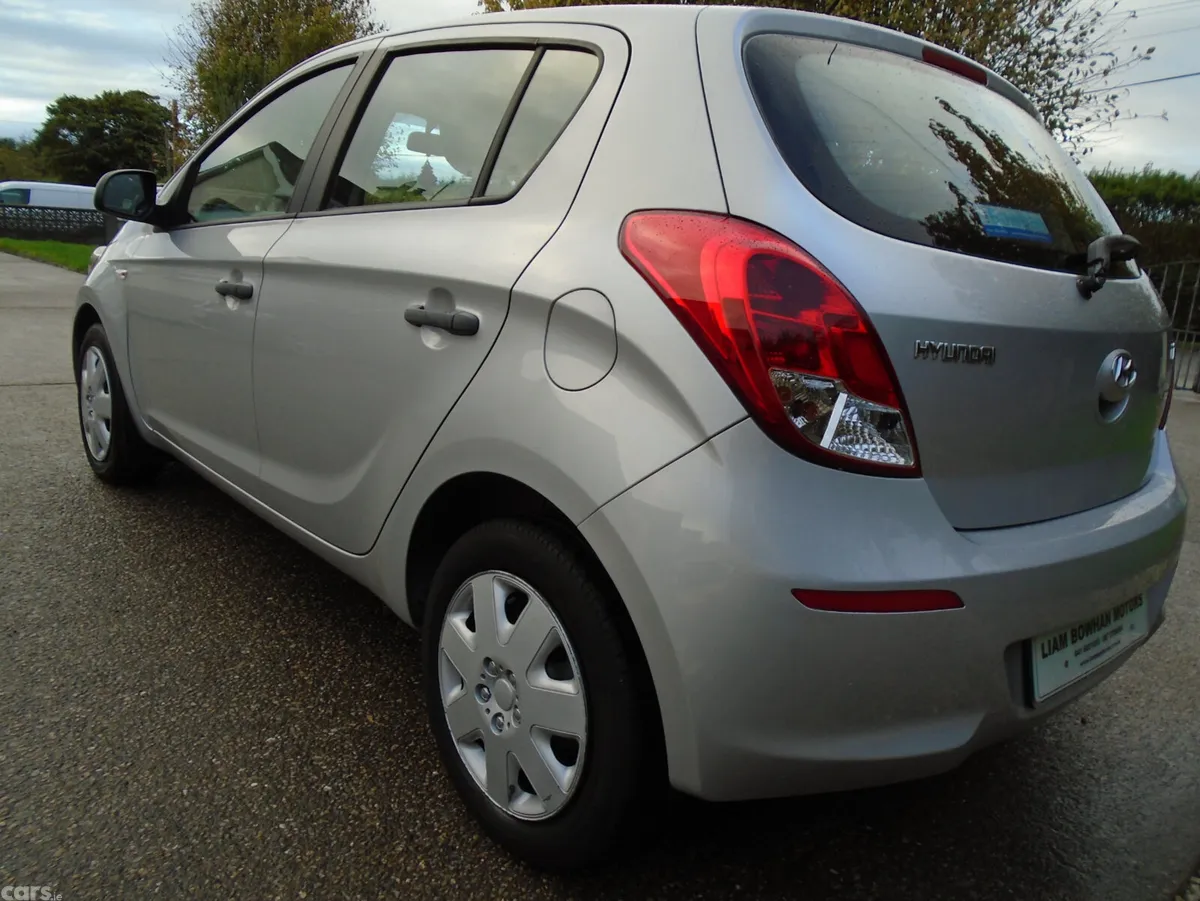 Hyundai i20 Hatchback, Petrol, 2013, Silver