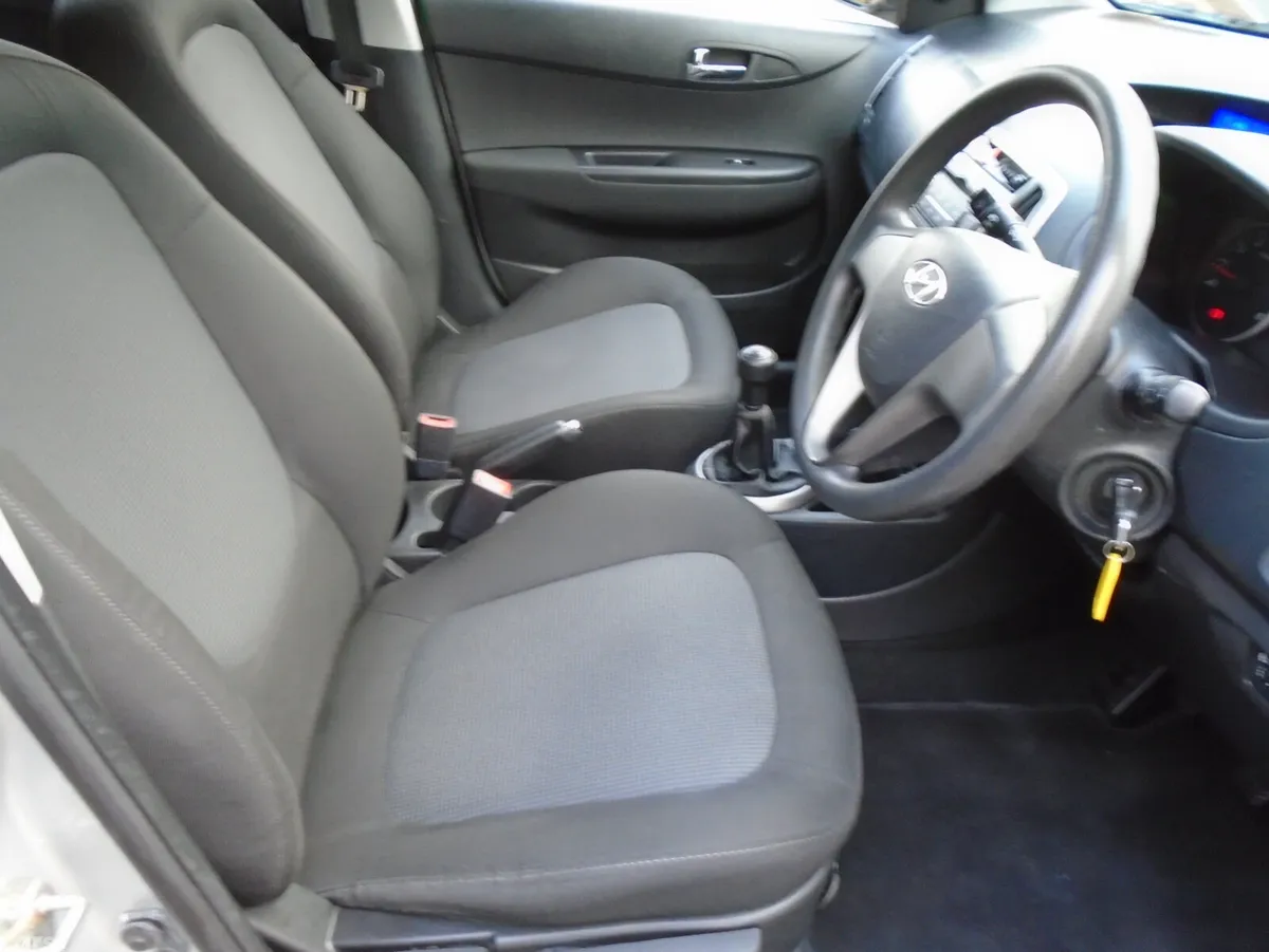 Hyundai i20 Hatchback, Petrol, 2013, Silver