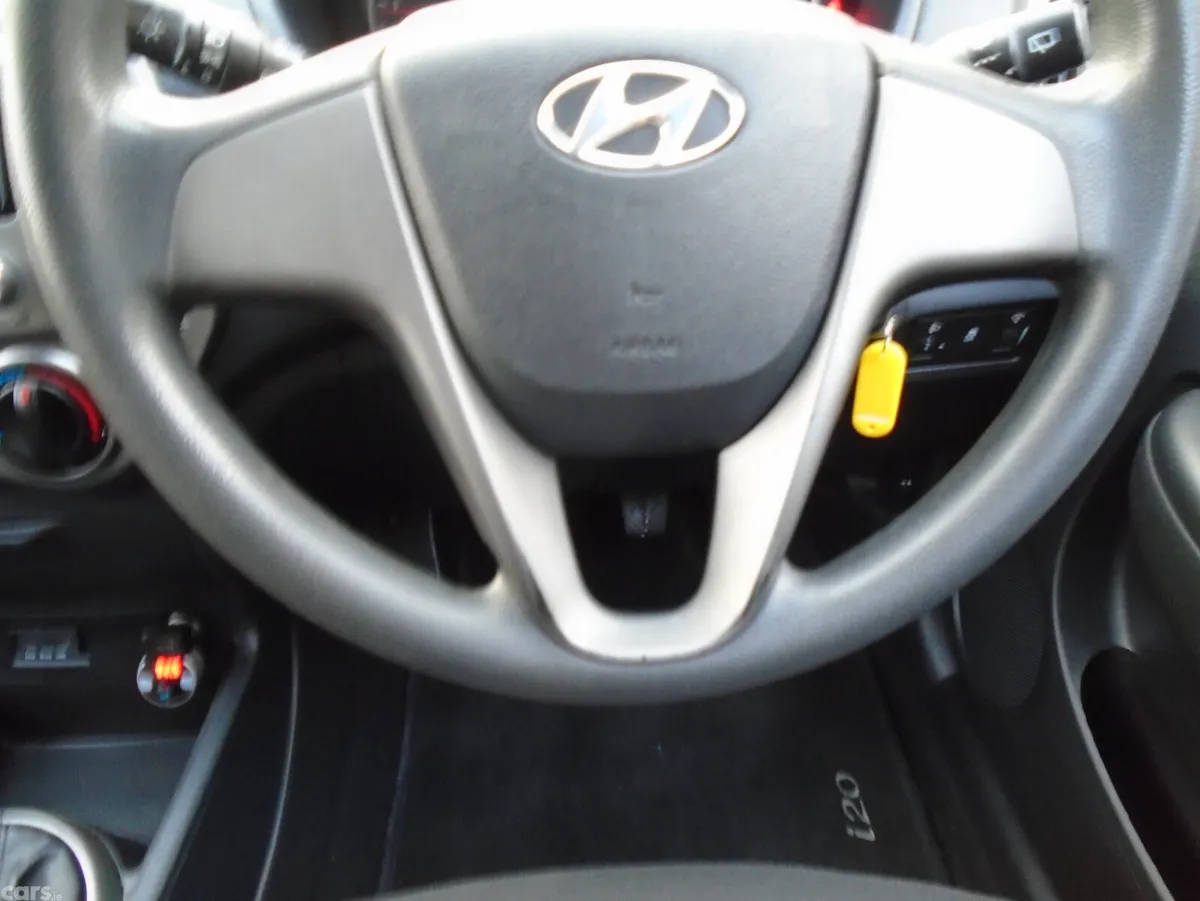 Hyundai i20 Hatchback, Petrol, 2013, Silver