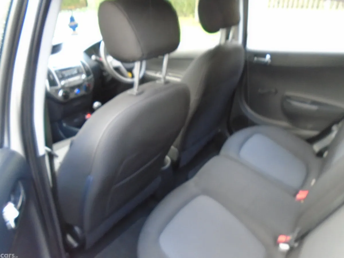 Hyundai i20 Hatchback, Petrol, 2013, Silver