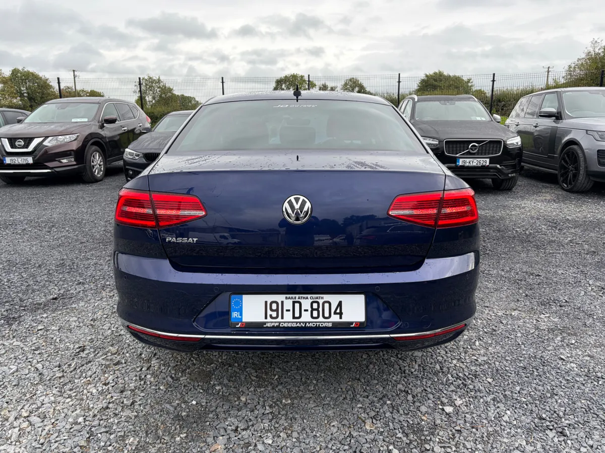 Volkswagen Passat Saloon, Diesel, 2019, Blue