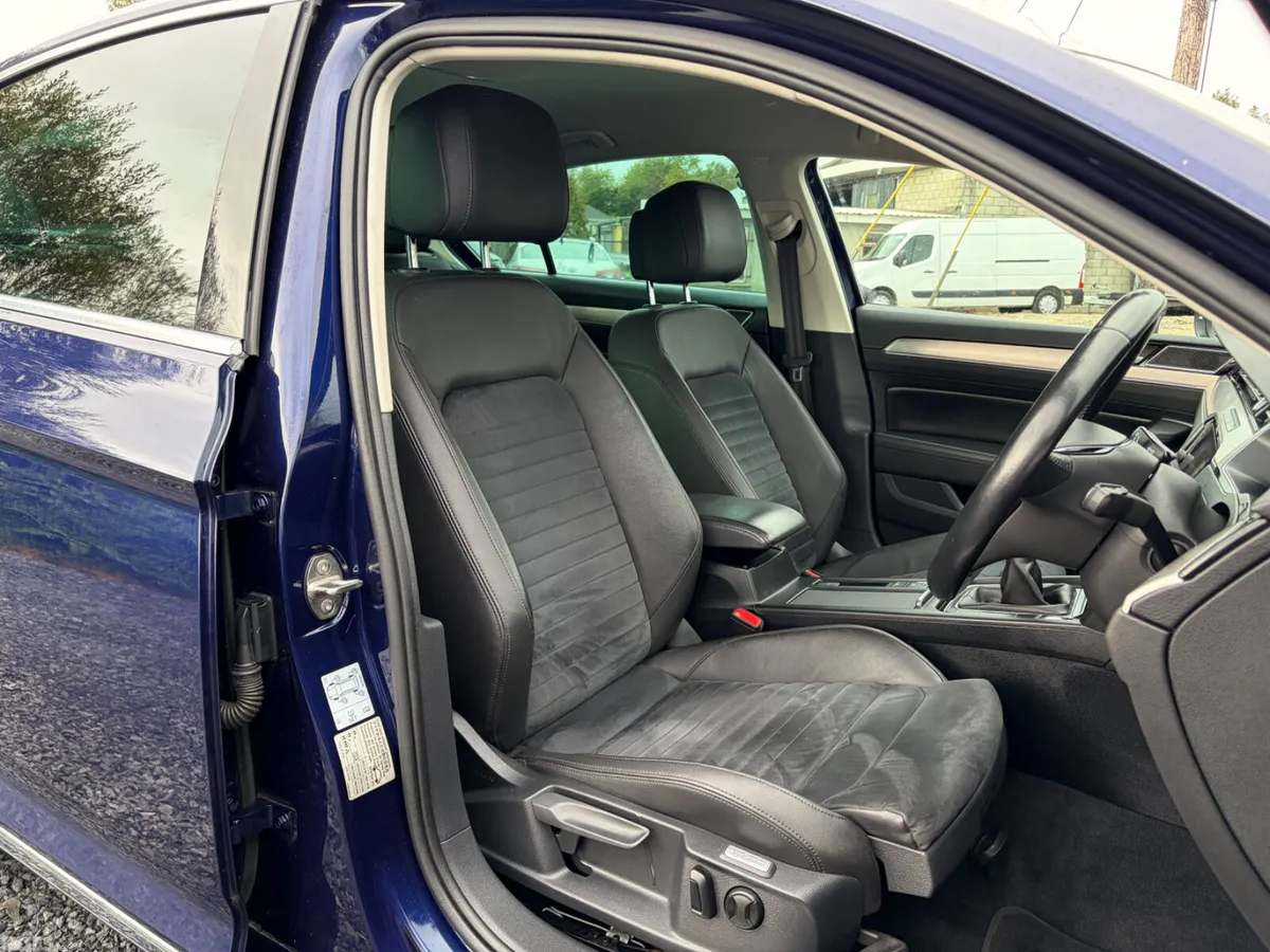 Volkswagen Passat Saloon, Diesel, 2019, Blue