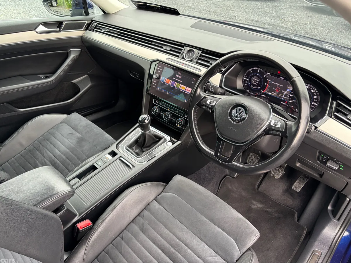 Volkswagen Passat Saloon, Diesel, 2019, Blue