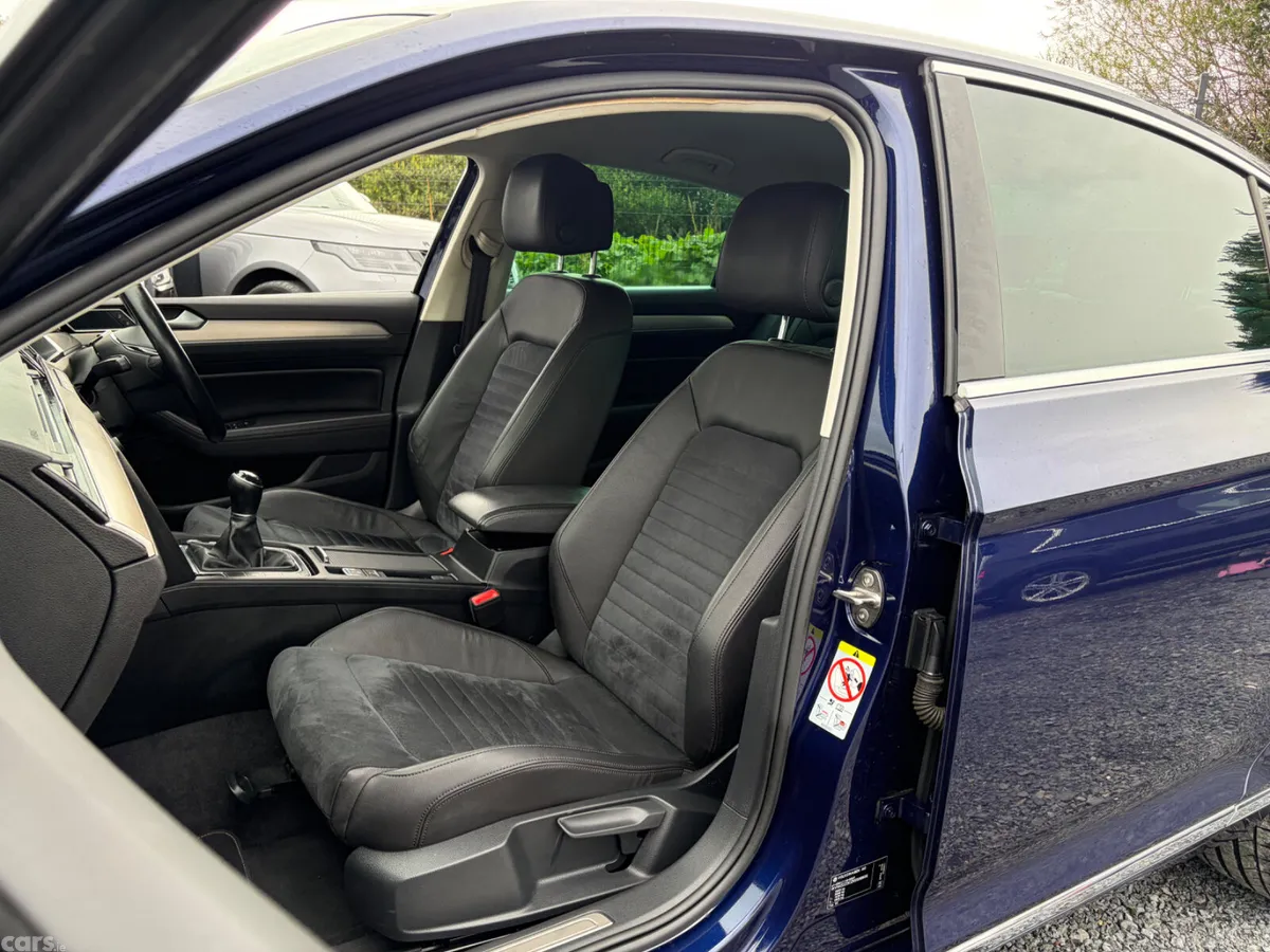 Volkswagen Passat Saloon, Diesel, 2019, Blue