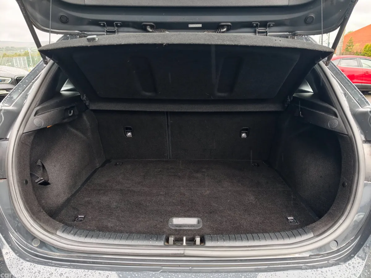 Kia Ceed Hatchback, Petrol, 2020, Grey