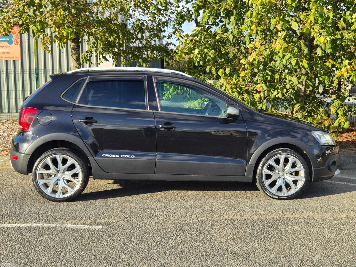 Volkswagen Polo Hatchback, Petrol, 2015, Black
