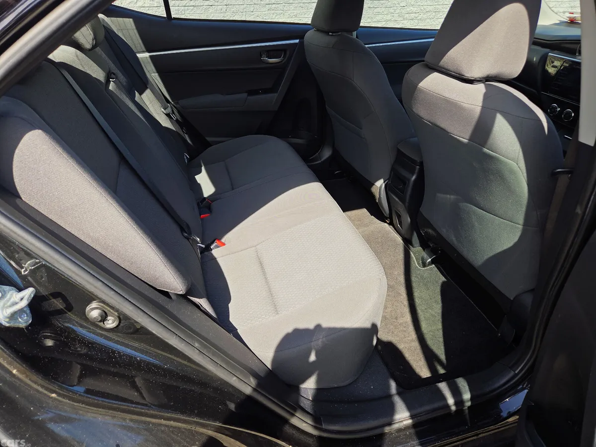 Toyota Corolla Saloon, Diesel, 2017, Black