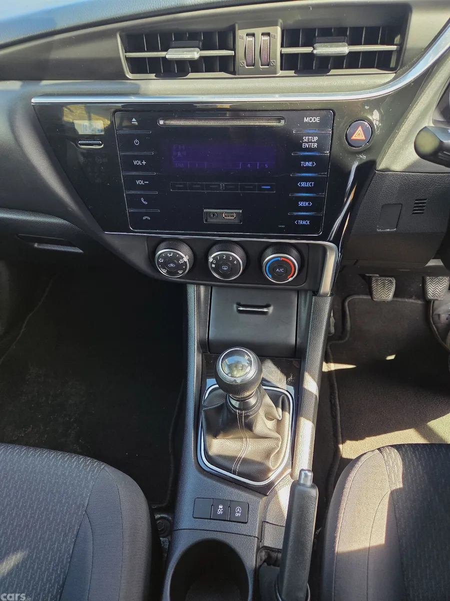 Toyota Corolla Saloon, Diesel, 2017, Black